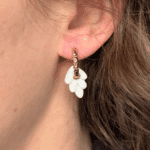 boucle oreille blanche elegante