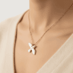 collier hello so oiseau blanc