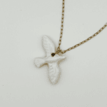 collier oiseau blanc pendentif