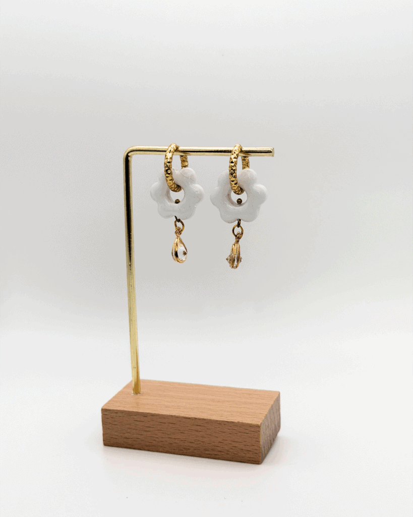 hello so boucle d oreille fleur goute martele