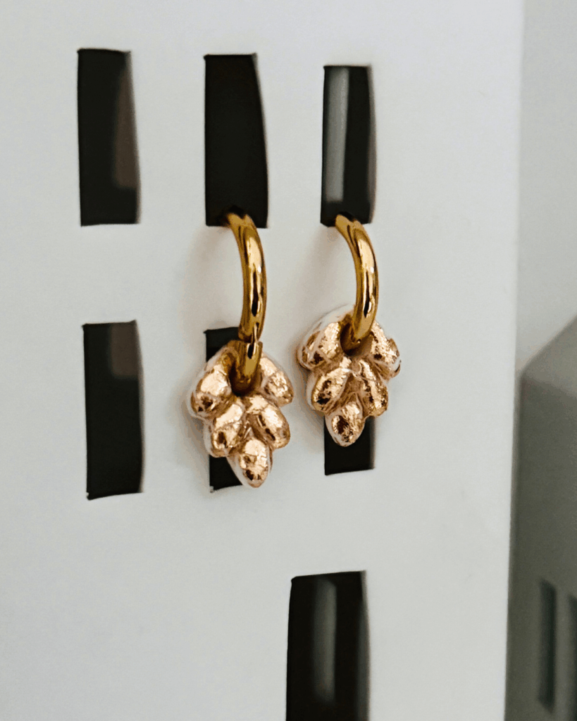 hello so petite pampille fleur blanche doree or