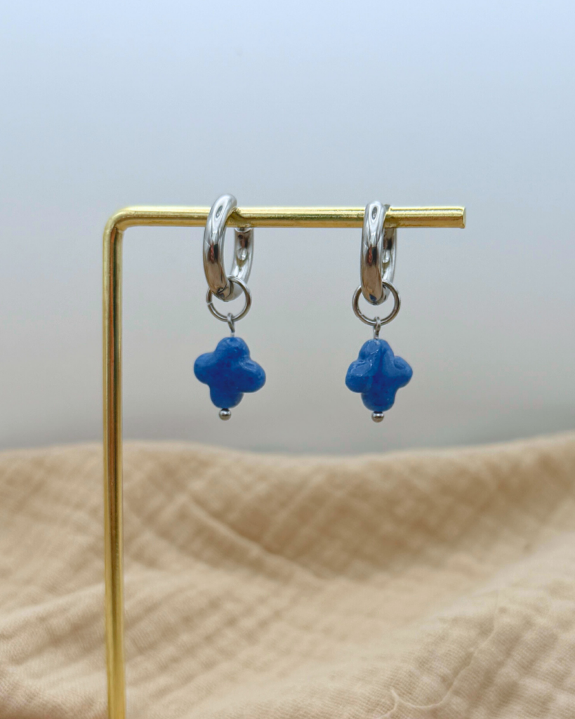 boucles d oreilles creoles fleur waide mini bleu