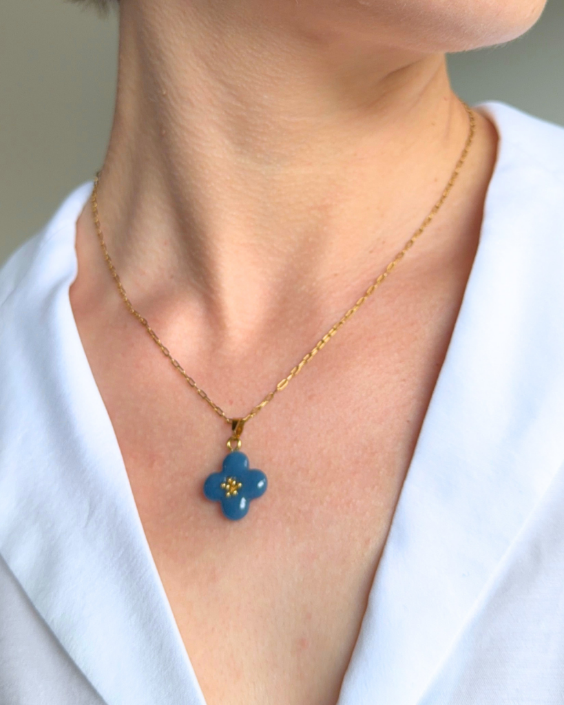 hello so collier pistil