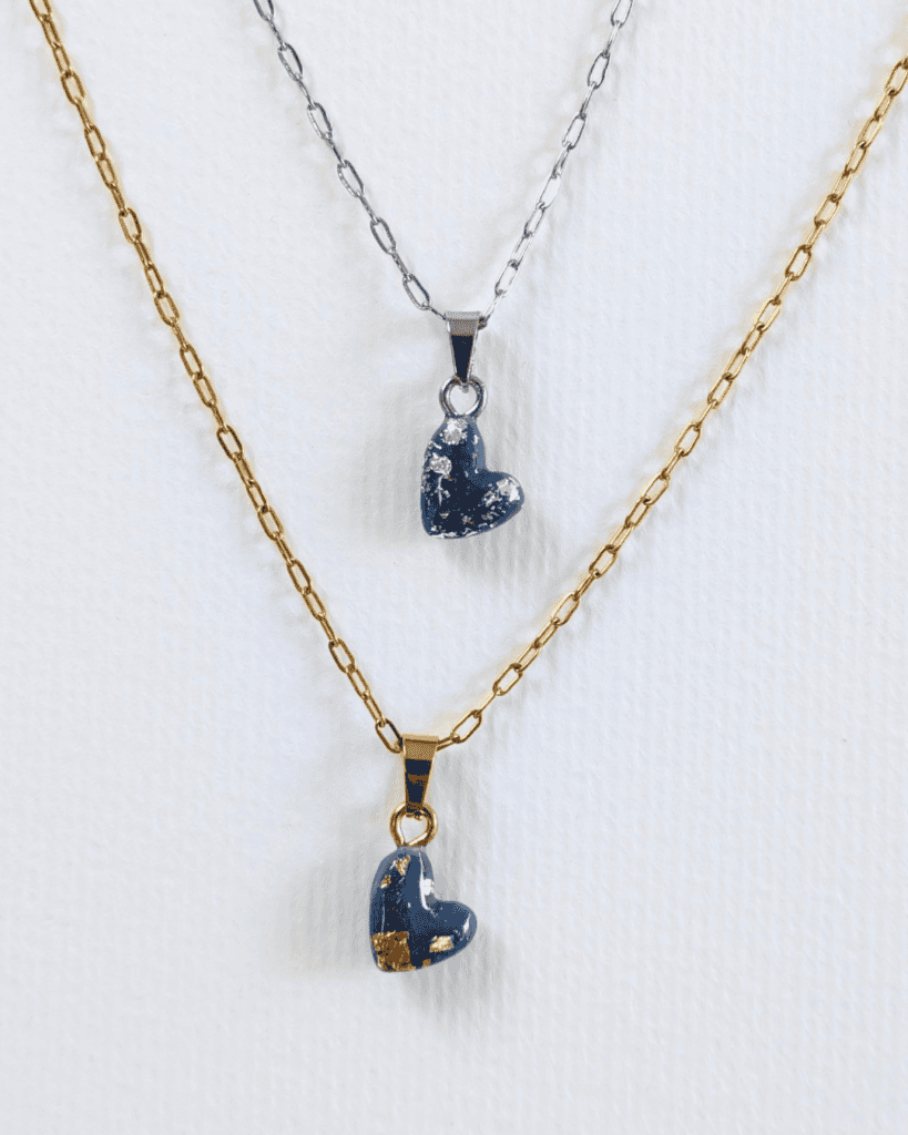 collier coeur isatis tinctoria bleu