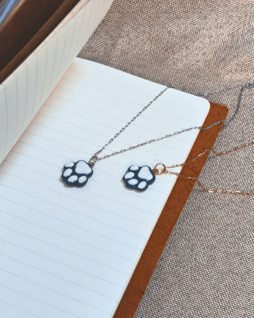 collier chien isatis tinctoria